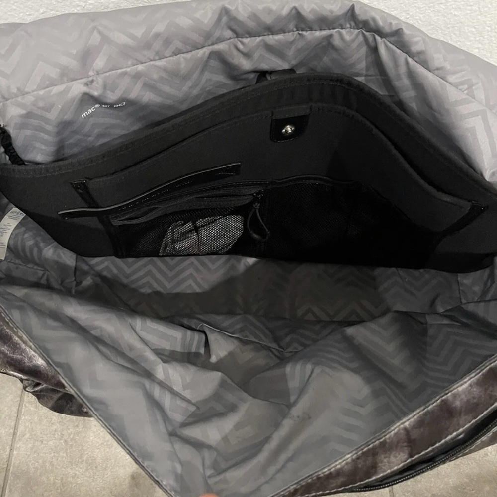 lululemon athletica Black and Gray Travel Duffel - Picture 11 of 12
